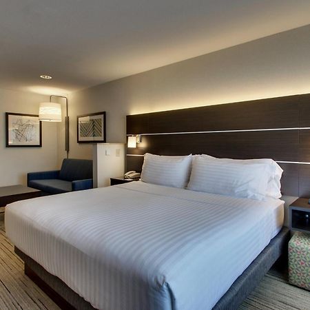 Holiday Inn Express Hotel & Suites Morris By Ihg Екстериор снимка