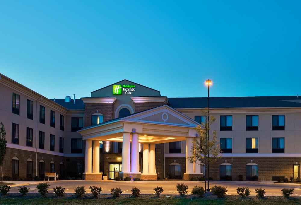 Holiday Inn Express Hotel & Suites Morris By Ihg Екстериор снимка