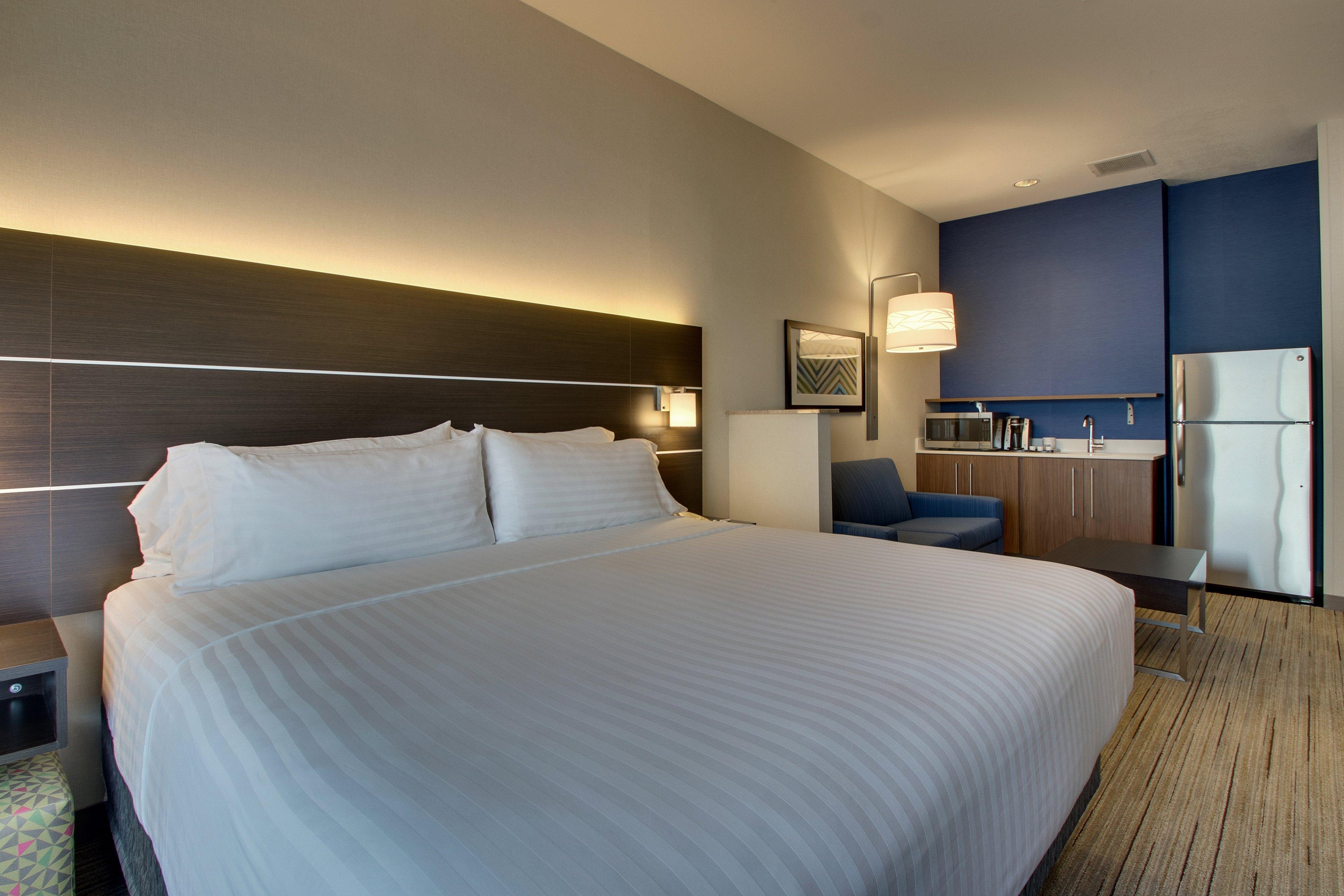 Holiday Inn Express Hotel & Suites Morris By Ihg Екстериор снимка