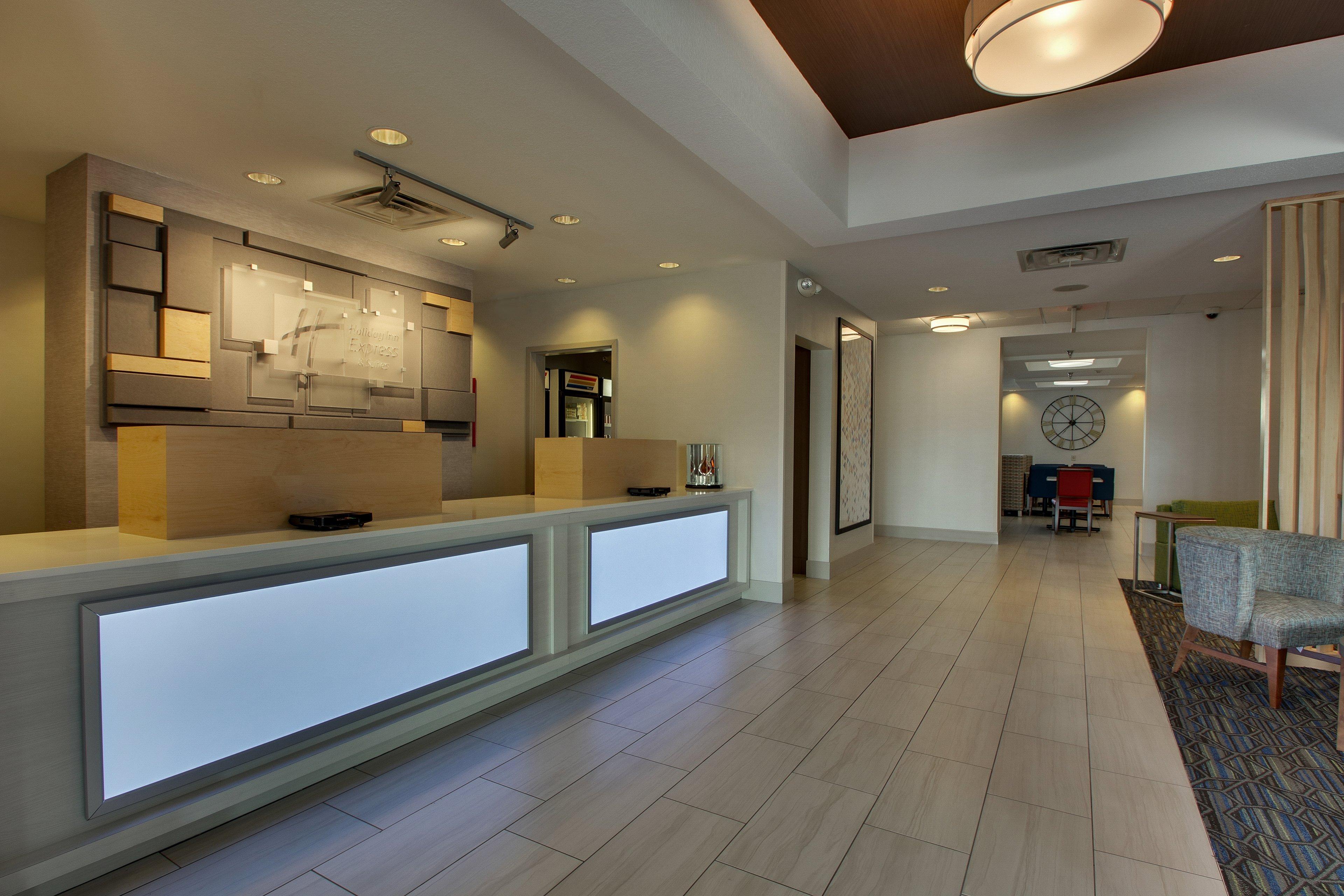 Holiday Inn Express Hotel & Suites Morris By Ihg Екстериор снимка