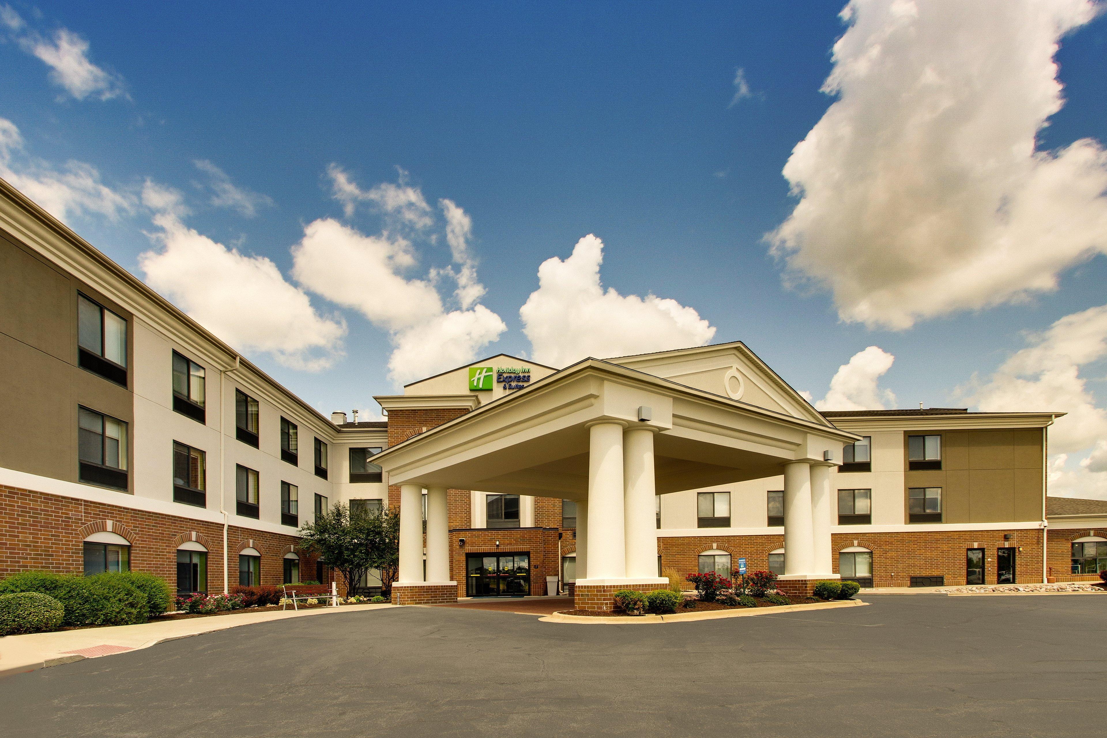 Holiday Inn Express Hotel & Suites Morris By Ihg Екстериор снимка