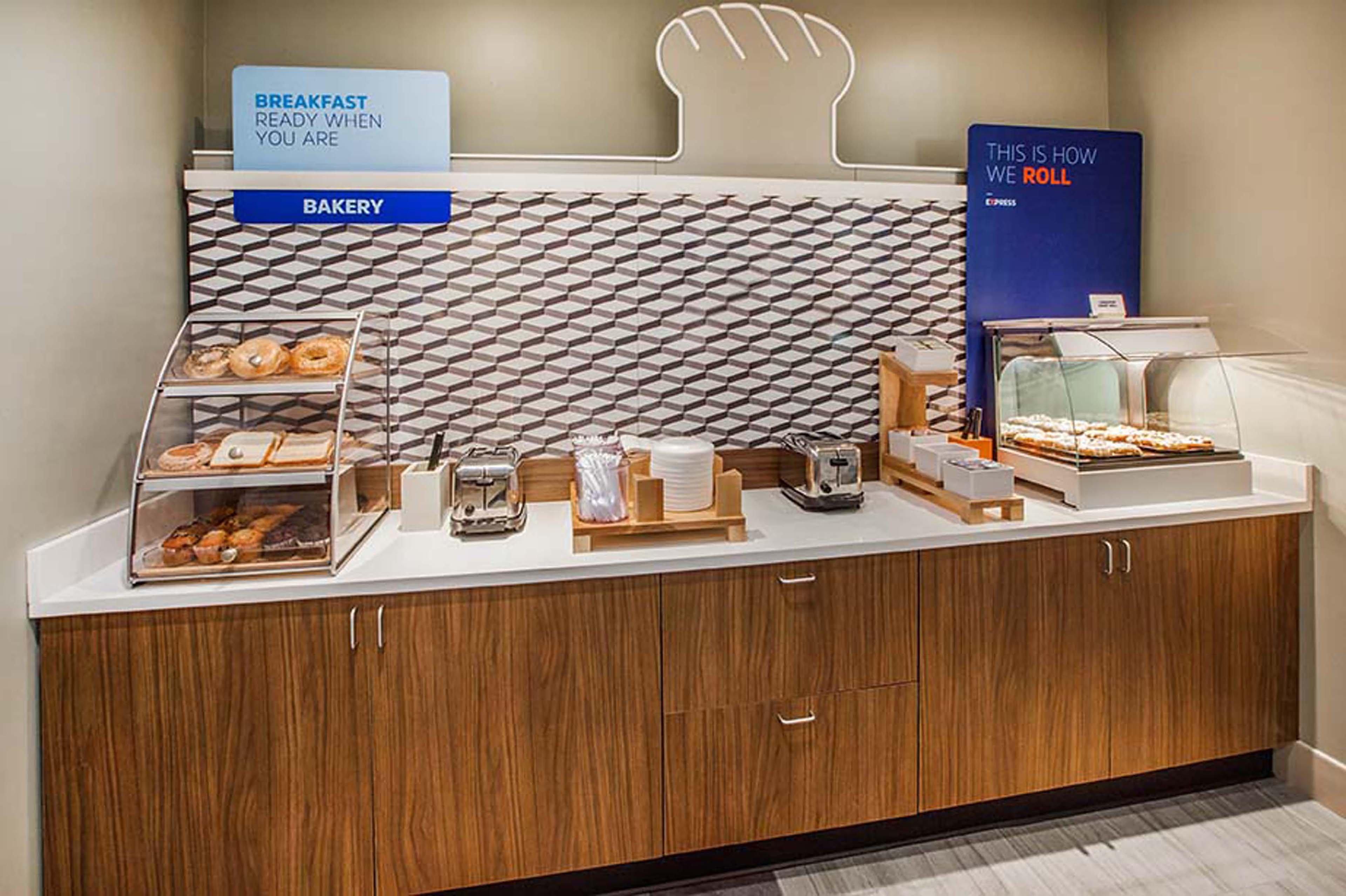 Holiday Inn Express Hotel & Suites Morris By Ihg Екстериор снимка