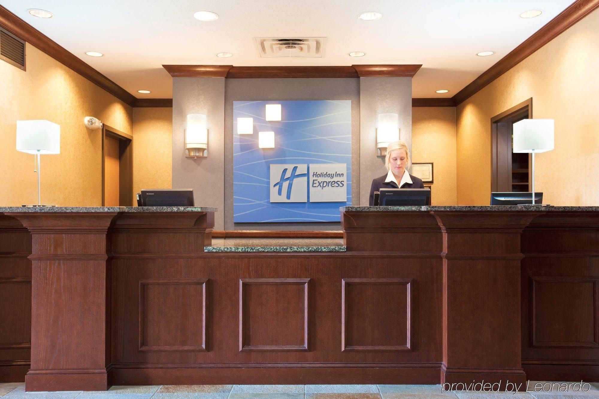 Holiday Inn Express Hotel & Suites Morris By Ihg Интериор снимка